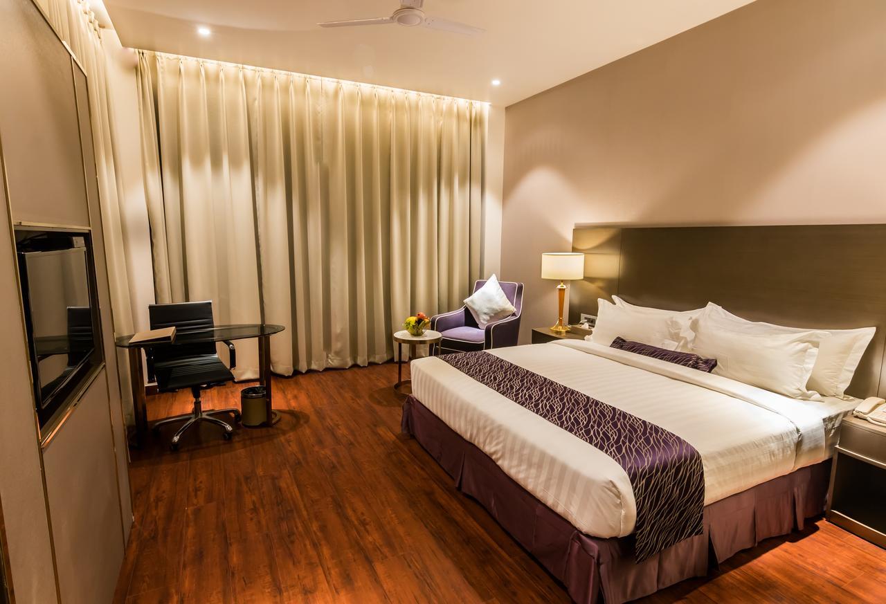 Amara Gateway Hotel Moradabad Exterior foto